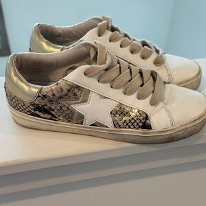 Steve Madden White and Gold Snake Print Sneakers